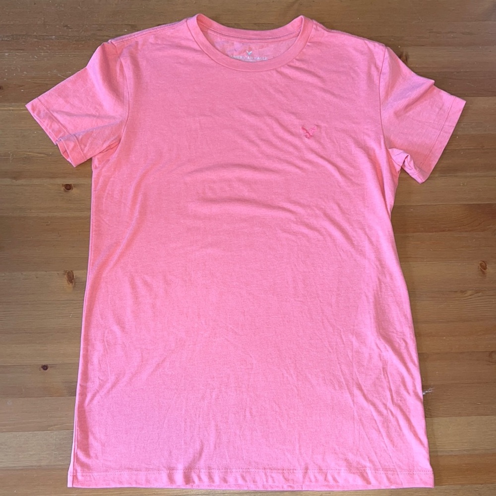 NWOT American Eagle pink t-shirt
